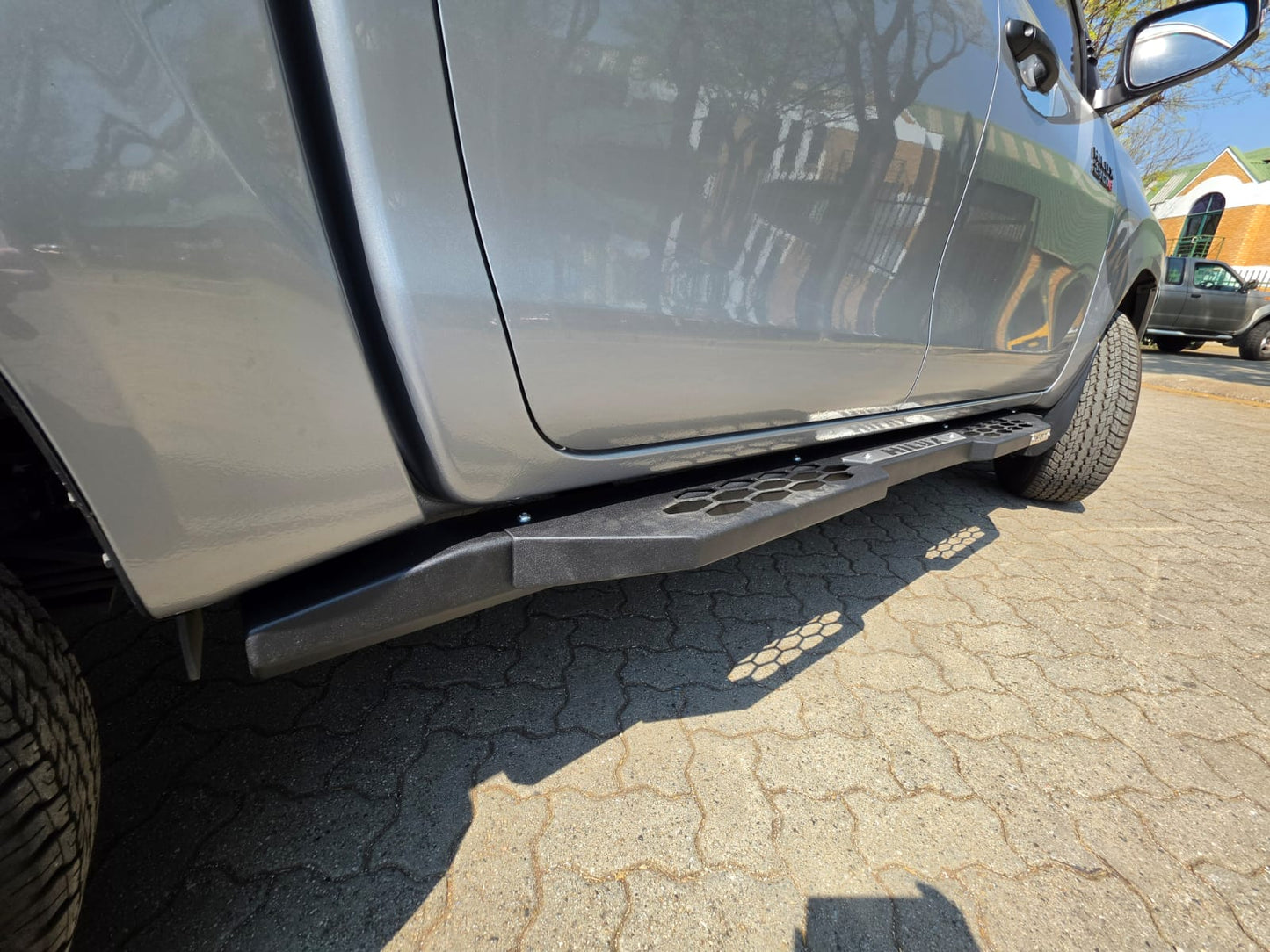 HILUX TRAVO 2026+ ROCKSLIDERS